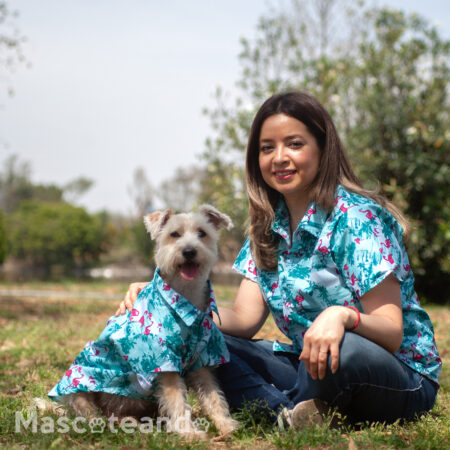 Guayaberas para perro y su dueña